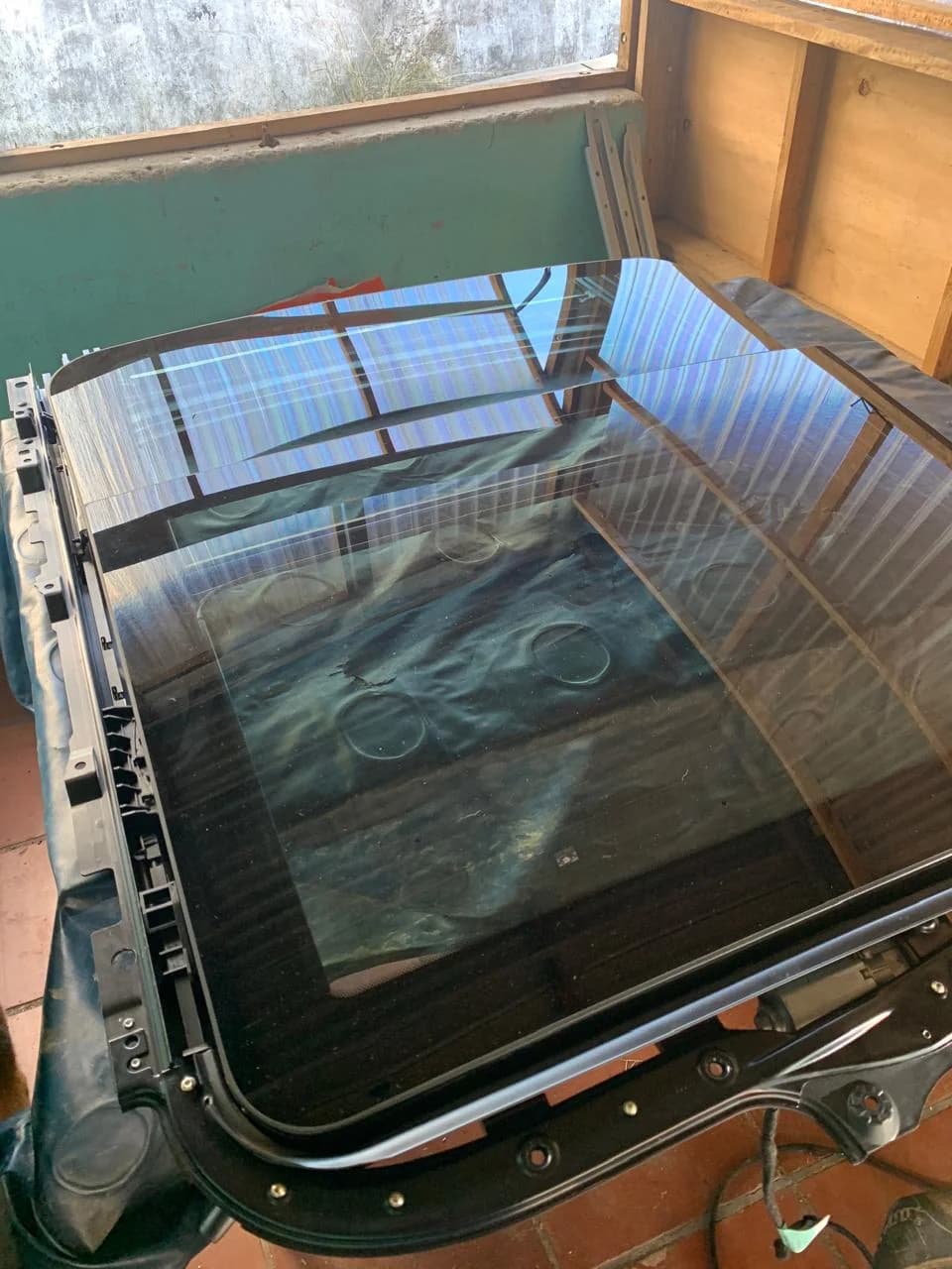 Vidro do teto solar selecionado para instalação pela Pit Stop Centro Automotivo